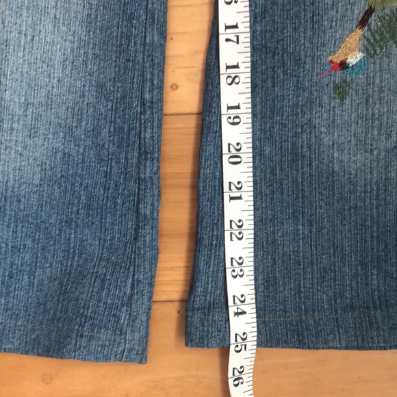 Azita embroidered cropped jean size 6. - Picture 8 of 11
